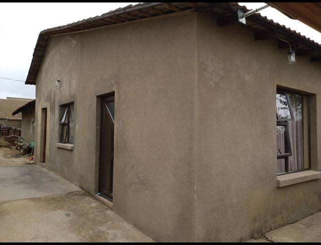 2 BEDROOM HOUSE FOR SALE IN MEADOWLANDS ZONE 1